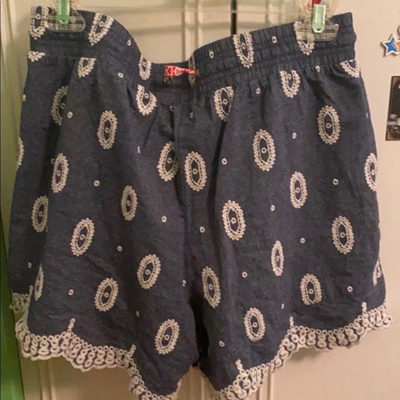 Anthropologie shorts - Picture 2 of 3